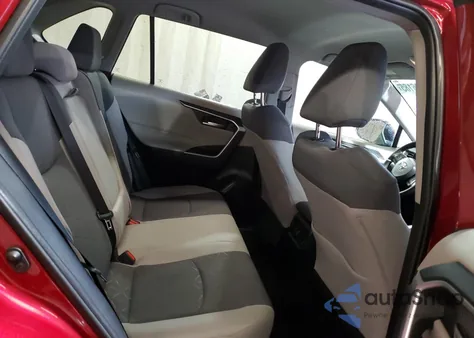 2020 Toyota Rav4 Xle z USA, uszkodzony, nr VIN 2T3P1RFV8LW121992